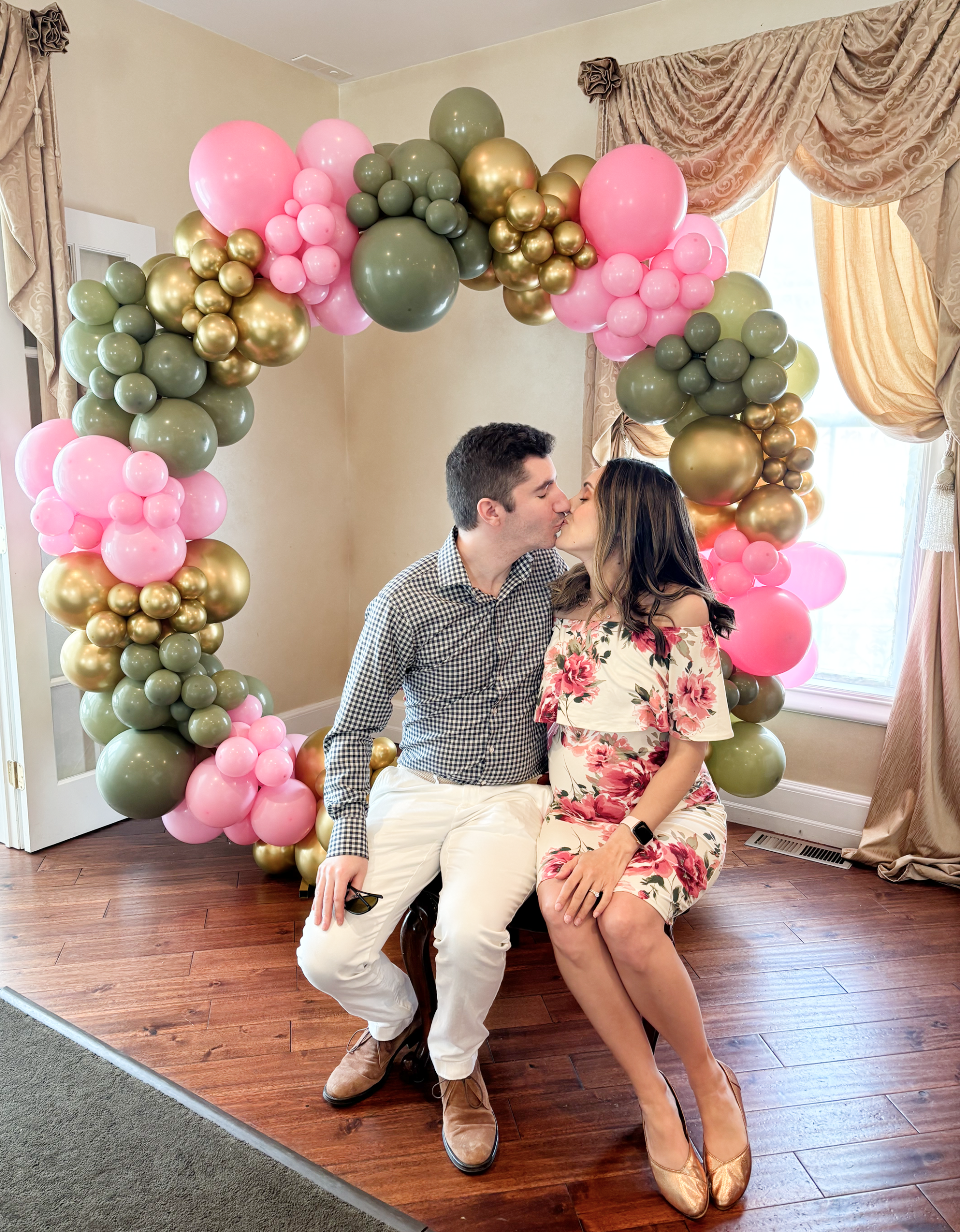 balloon-ring-couple-scaled.png